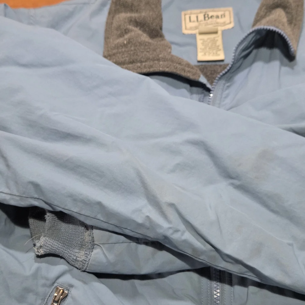 L.L. Bean Men's‎ Insulated Bomber Jacket Blue Full Zip Size Medium